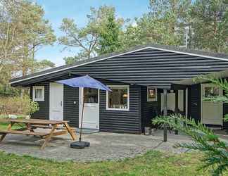 Bangunan 2 Cozy Holiday Home in Bornholm by the Sea