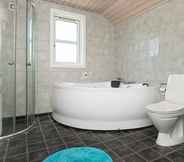 In-room Bathroom 6 8 Person Holiday Home in Haderslev