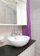 BATHROOM 4 Person Holiday Home in Blokhus