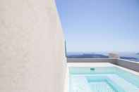 Swimming Pool Caldera Cliff Illusion