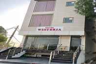 Bangunan Hotel Wisteria