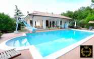 Swimming Pool 6 La Villa - Luxury Home