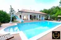 Swimming Pool La Villa - Luxury Home