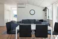 Kamar Tidur 6 Person Holiday Home in Lokken