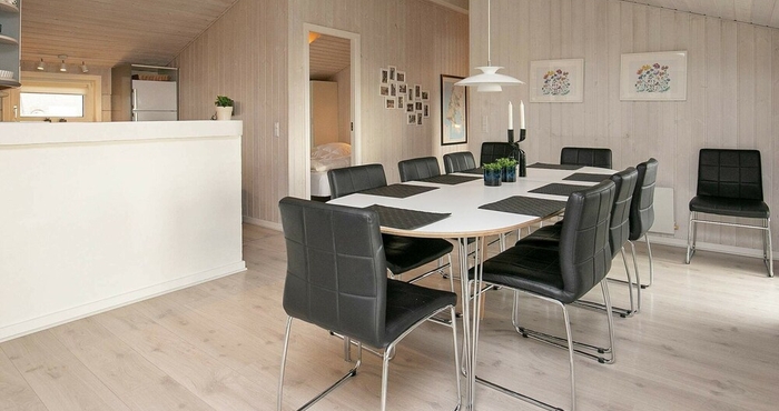 Functional Hall 10 Person Holiday Home in Blavand