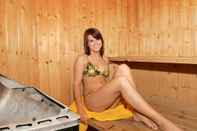 สิ่งอำนวยความสะดวกด้านความบันเทิง Spacious Holiday Home With Sauna in Logstor