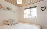 Kamar Tidur 6 Lovely Holiday Home in Vejby Denmark With Terrace