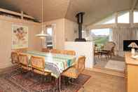 Functional Hall 8 Person Holiday Home in Blokhus