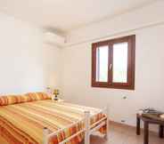 Bedroom 7 Apartment Janna Di La Chessa Vista Su Tavolara