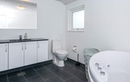 In-room Bathroom 7 Spacious Holiday Home in Jutland With Whirlpool