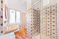 In-room Bathroom Genova Quinto SeaLife Apartment