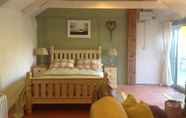 Kamar Tidur 2 Cowshed Cottage Located nr Kynance Cove