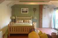 Bedroom Cowshed Cottage Located nr Kynance Cove