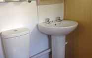 Toilet Kamar 7 Cowshed Cottage Located nr Kynance Cove