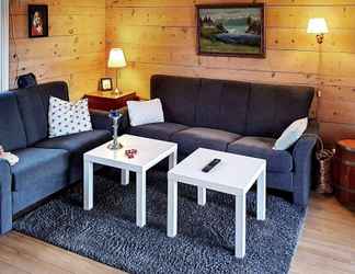 Sảnh chờ 2 6 Person Holiday Home in Austrheim