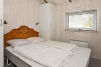 Bedroom 7 Person Holiday Home in Øster Assels