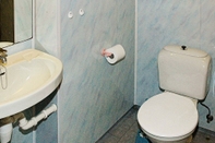 Toilet Kamar 4 Person Holiday Home in Høyheimsvik