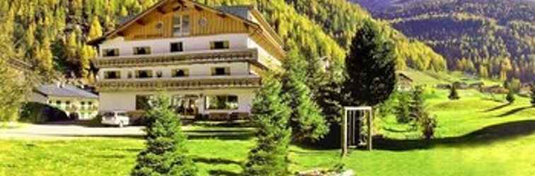 Bên ngoài Hotel Alpenhof