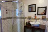 ห้องน้ำภายในห้อง Self Catering 1 Bedroom Sofa Bedfull Bathroom Ideal for 4 Guets - Welcome