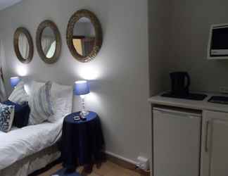 ห้องนอน 2 Cozy Triple Room With King Sized bed and Single Bed, Near Bloemfontein