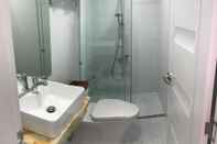 Toilet Kamar Deluxe Private Room , 2 bed ,4 Guests ,1 Private Bath