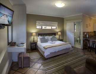 Others 2 Cozy Guest Room With Double Bed, Sofa bed and Kitchen, Near Port Elizabeth