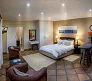 อื่นๆ 4 Cozy Guest Room With Double bed and Kitchen, Near Port Elizabeth