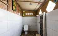 Toilet Kamar 6 Royal Jj Ubud Resort and Spa Two Bed Room Villa