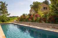 Swimming Pool Villa Santa Elisabetta