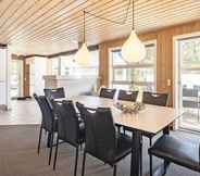 Restaurant 7 8 Person Holiday Home in Blavand