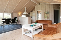 Common Space 5 Person Holiday Home in Glesborg