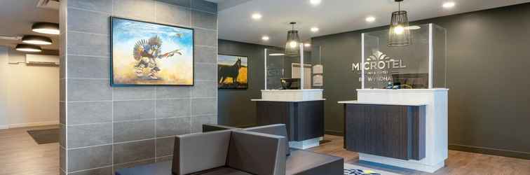 Lobby Microtel Inn & Suites by Wyndham Aurora