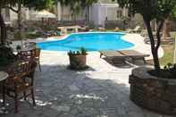 Swimming Pool Louiza Hotel