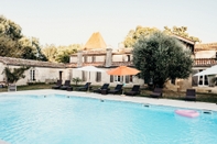 Swimming Pool CHATEAU DE PUYRIGAUD