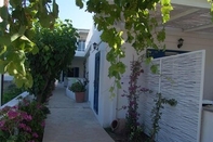 Exterior Avlomonasbeach – Adults Only