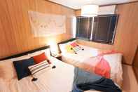 Phòng ngủ Tsurumibashi House