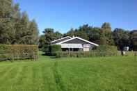 Exterior Peaceful Holiday Home near Center in Burgh Haamstede