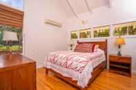 Bedroom Moloa'a Bay Cottage