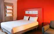 Bedroom 6 ibis budget Beauvais Aeroport