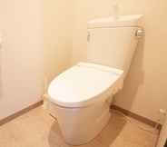 Toilet Kamar 6 Golgo House