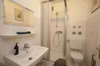 In-room Bathroom Apartment am Konzerthaus