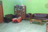 Lobi Adji Homestay - Hostel