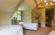 Kamar Tidur 6 Secluded Farmhouse in Balkbrug with Hot Tub