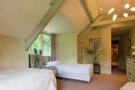 Bedroom Secluded Farmhouse in Balkbrug with Hot Tub