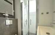 In-room Bathroom 6 Luxury Detached Holiday Home, Located in Earnewald in the Heart of the Lake Area