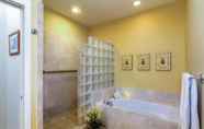 In-room Bathroom 5 Regency at Poipu Kai #914