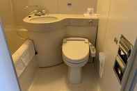 Toilet Kamar Hotel AMUZE Shin Yamaguchi