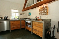 Bedroom Spacious Farmhouse near Forest in Stramproy