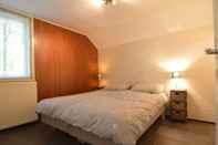 Bedroom Completely Detached Bungalow in a Nature-filled Park by a Large fen