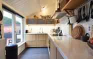 Kamar Tidur 4 Charming Holiday Home in Brouwershaven With Garden and BBQ